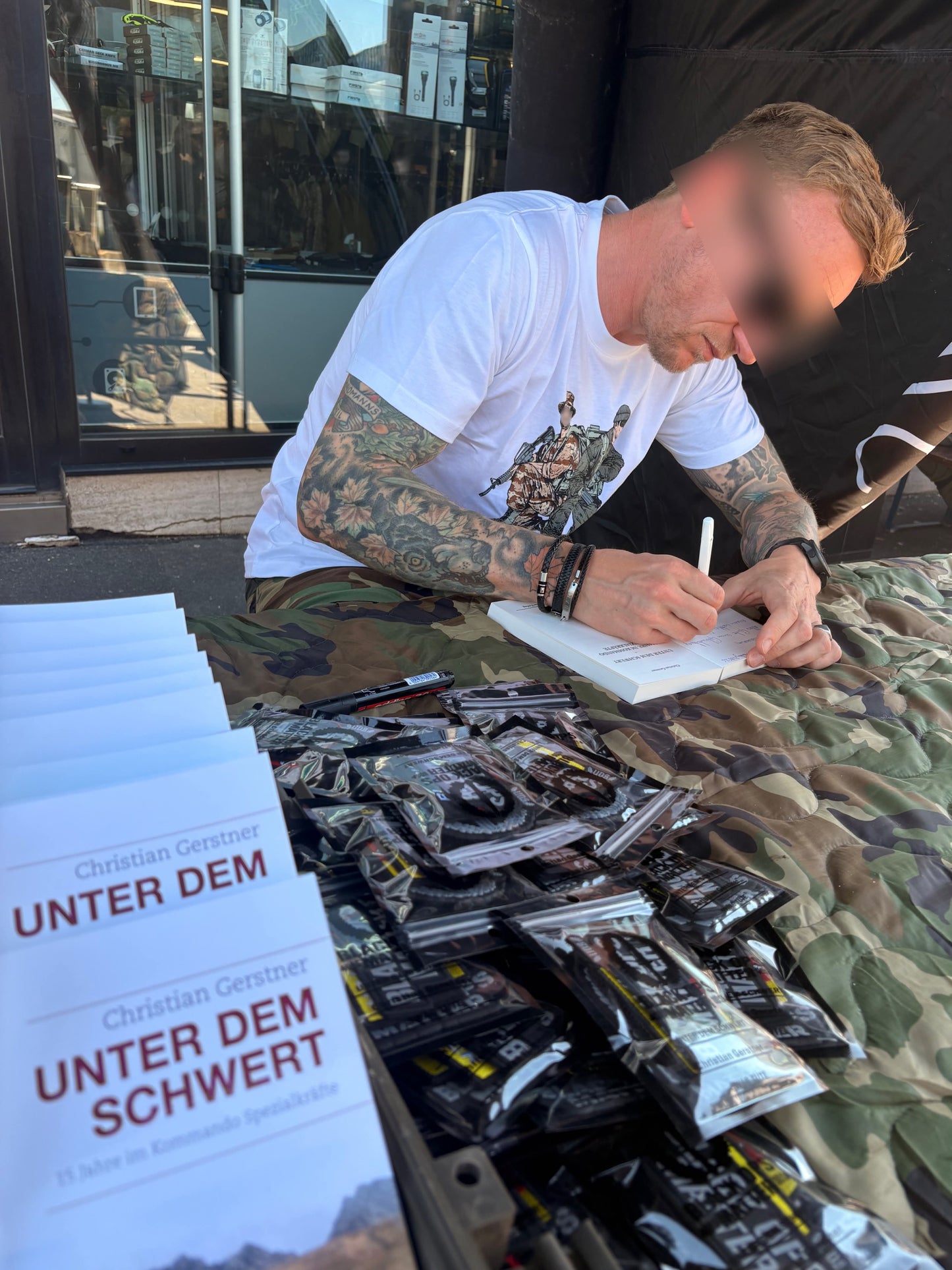 Black Ops Matter Swag Bag - Limitierte Sticker und Patches